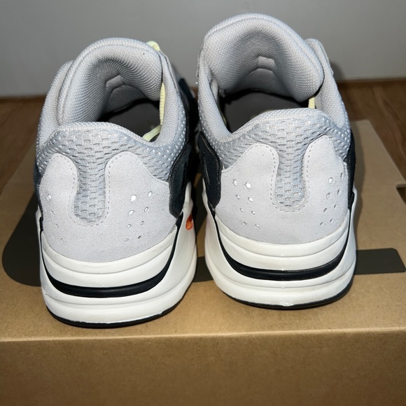 Adidas Yeezy Boost 700 Wave Runners - Picture 4 of 7